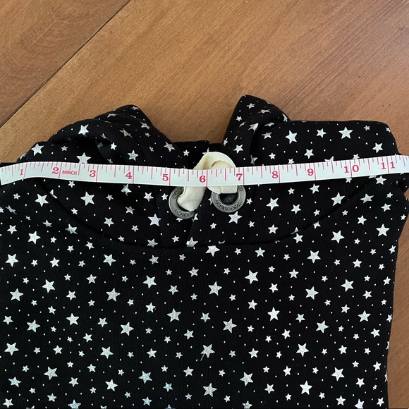 NWT Wanakome Metallic Silver on Black Vega Hoodie with Peacock Pocket - Picture 6 of 6